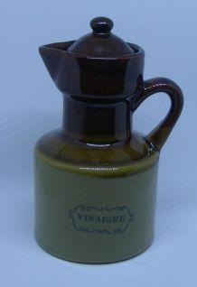 Petite cruche à vinaigre des années 70