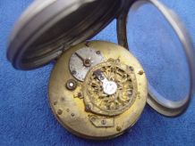 A vendre montre gousset a "coque" trés vielle a réstaurer