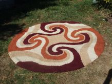 Beau tapis rond des années 70 en laine