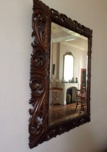 Miroir en bois sculpté vintage