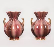 Paire vases roses avec dorures.