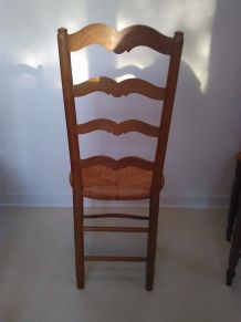 6 Chaises en bois et assises en paille