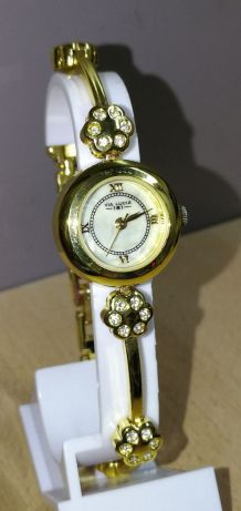  Montre femme dorée et brillant   de la marque Via Lucia 181