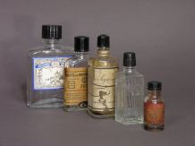 Petite Collection de Bouteilles Anciennes de Lotion Parfum 