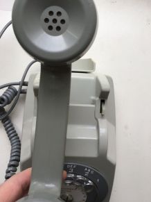 Téléphone gris pour deco ou collectionneur 