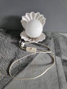 lampe coquille céramique blanche et globe opaline