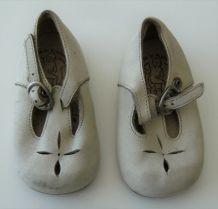 paire de chaussures cuir boucle enfant Babybotte taille 16 