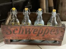 Ancienne caisse en bois Schweppes