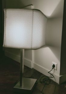 Lampe de bureau années 60 en alu brossé et tissu d'éditeur
