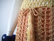 Petite robe en crochet macramé vintage 60's