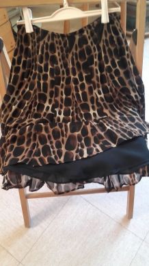 jupe  courte ample doublée motif "girafe" T. 1