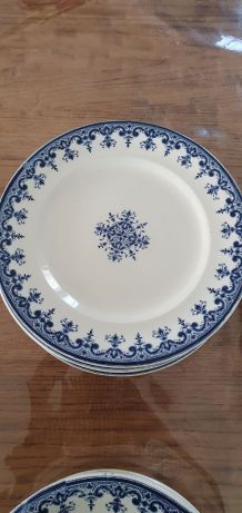 Lot 8 ASSIETTES FAIENCE DE ROUEN