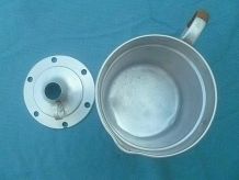 pot ,bouilloire a lait en alu , vintage