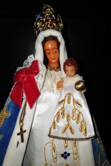 Vierge à  l'Enfant, têtes et mains en cires