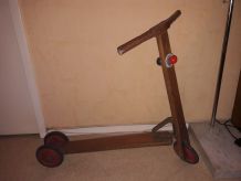 Ancienne Trottinette en Bois