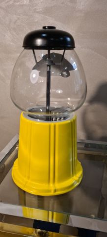 distributeur a bonbons  jaune 28x15  fonte d alu et verre , 