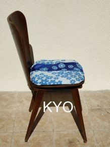 Chaise, bois massif, tissu bleu blanc - Bon état