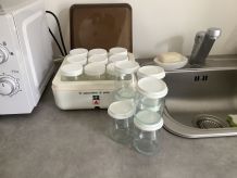 Ancienne Yaourtière SEB Blanche & 16 Pots - Vintage French Finds