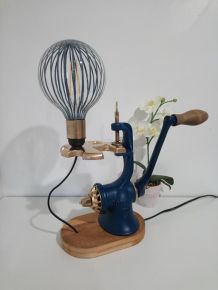 Lampe d'ambiance recyclage vintage "HACHOIR"