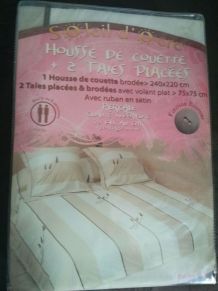 Housse de couette brodée plis religieuses blanc 240x220 cm - Conforama