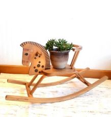 Cheval à bascule vintage en bois