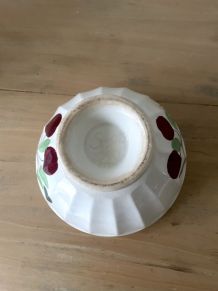 Grand Bol à Café au Lait Ancien avec Motifs de Cerises Rouge