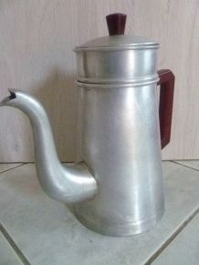 Cafetière  en alu , vintage