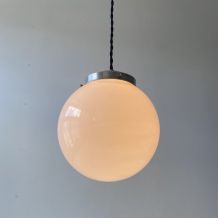 ANCIENNE SUSPENSION RONDE 18 CM EN OPALINE VINTAGE 