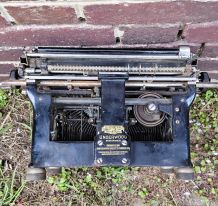 Machine à écrire Underwood 5