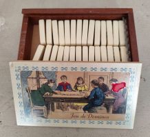 Boîte dominos vintage