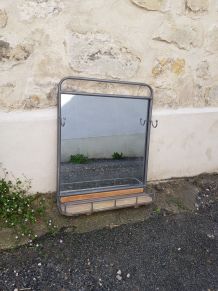 Miroir avec tablette