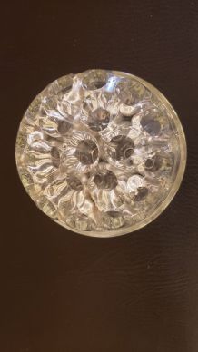 Pique-fleur rond en verre moulé transparent 19 trous