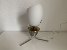 Lampe vintage 1960 tripode opaline design - 34 cm
