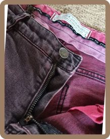 Jeans couleur aubergine reflets fucsia IKKS (W31) en très bo