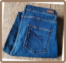 Jeans bleu Burton Classic fit (T38) en très bon état