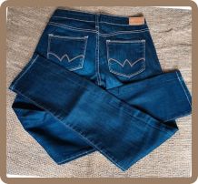 Jeans bleu Le Temps des Cerises modèle 316 Basic (W24) neuf 