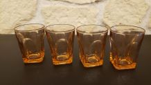 Lot de 4 verres roses vintage base carrée