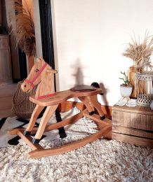 Cheval à bascule en bois massif upcyclé, sellerie de qualité