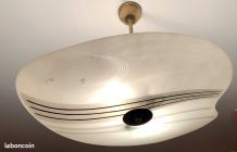 Lustre en opaline et laiton