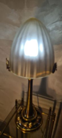 tres grande lampe laiton et bronze  1920  et jolie dome en v