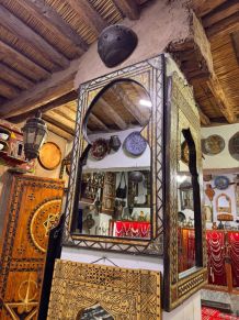 Grand miroir de sol marocain vintage