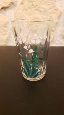 Lot de 10 verres forme gobelet motif muguet