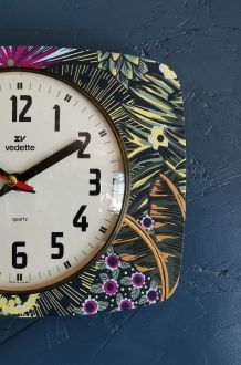 Horloge vintage pendule murale silencieuse "Vedette"