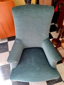 Fauteuil chauffeuse Napoléon 3 en velours bleu 