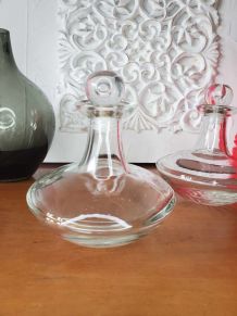 Ensemble de 2 petites carafes à liqueur de forme sphérique