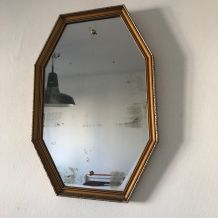 Miroir vintage 1950 octogonal biseauté bois doré - 65 x 44 c