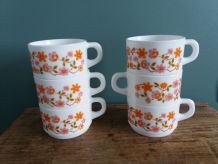 Tasses Arcopal Scania motifs fleurs 