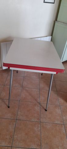 Table formica