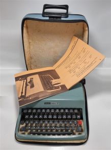  Machine à écrire Olivetti Lettera 32 