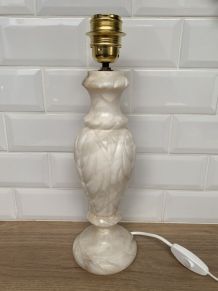 Pied de lampe en albâtre